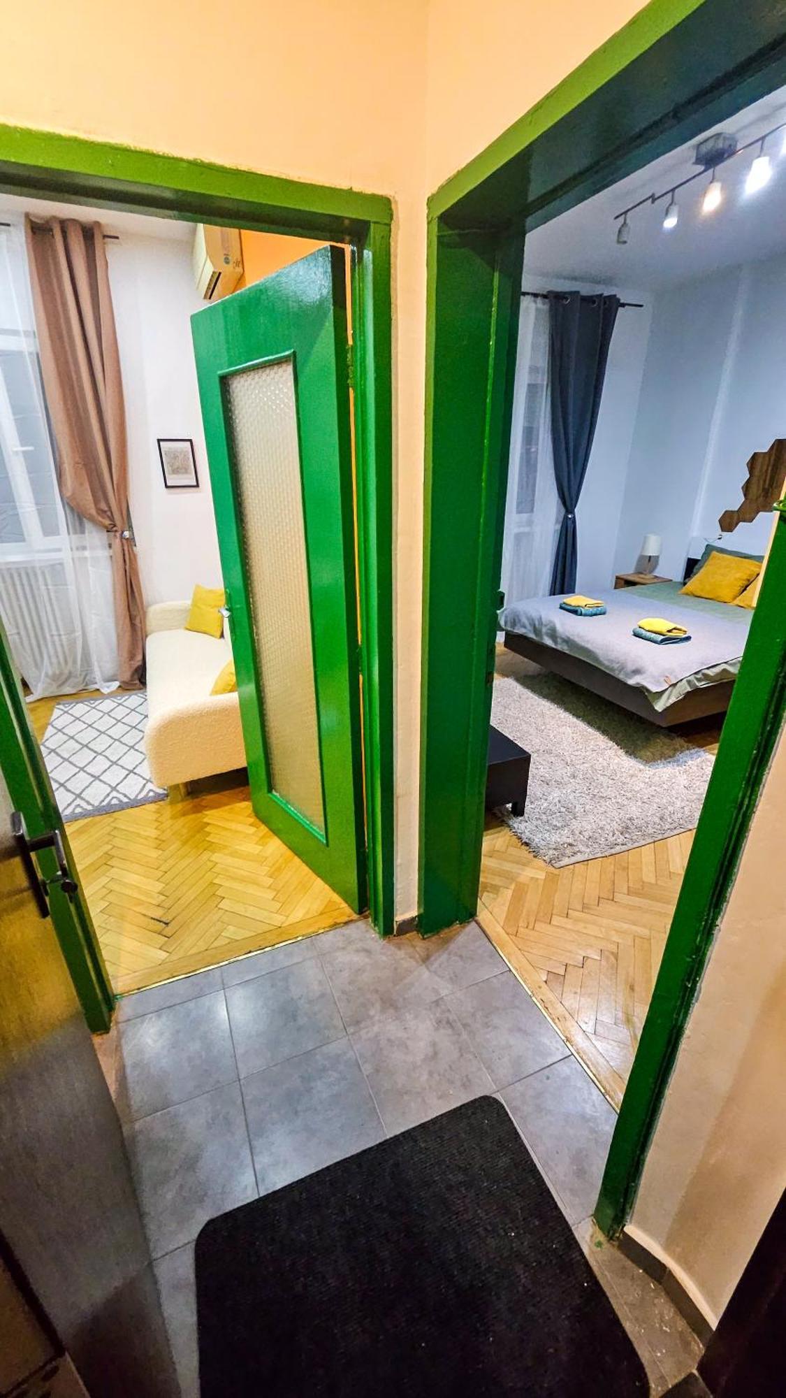 Downtown Tiny Houses Near Cismigiu Gardens Bucareste Exterior foto
